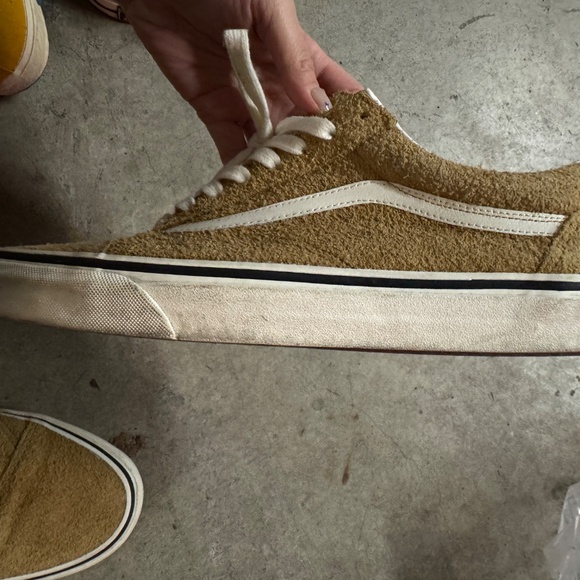 Vans - Picture 5 of 7